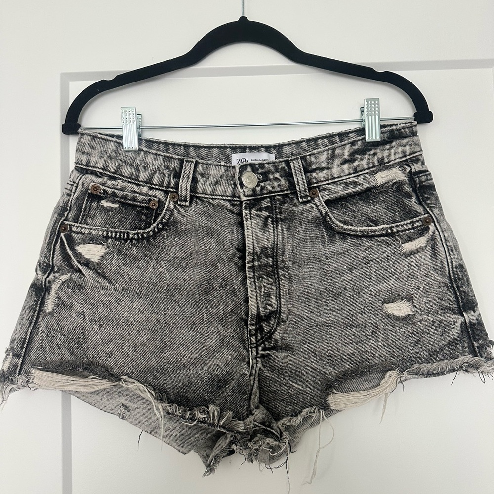 Zara Women's Distressed Gray Denim Shorts